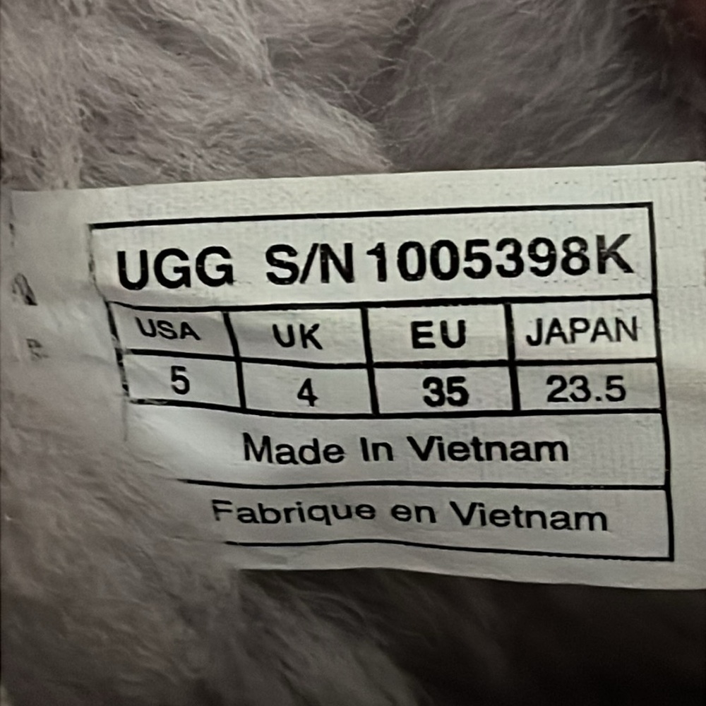 UGG AUSTRALIA KOURTNEY Bow Boots Youth Size 5 Navy Boots with Pink Sole - Picture 7 of 9